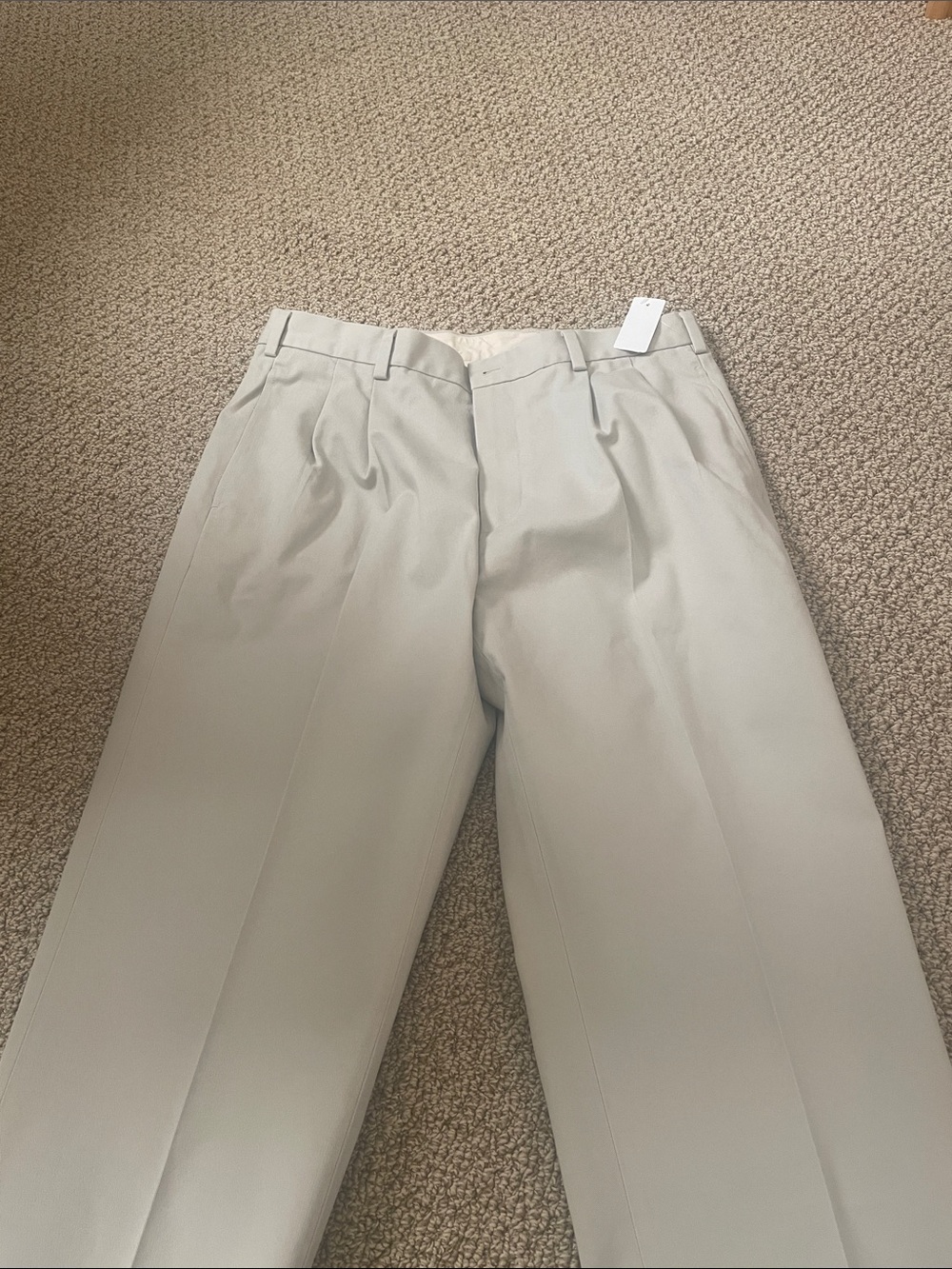 Brooks Brothers Light Beige Pleated Dress Pants NWT